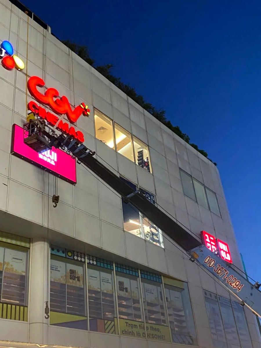 Thi công biển quảng cáo tại Hà Nội 1 